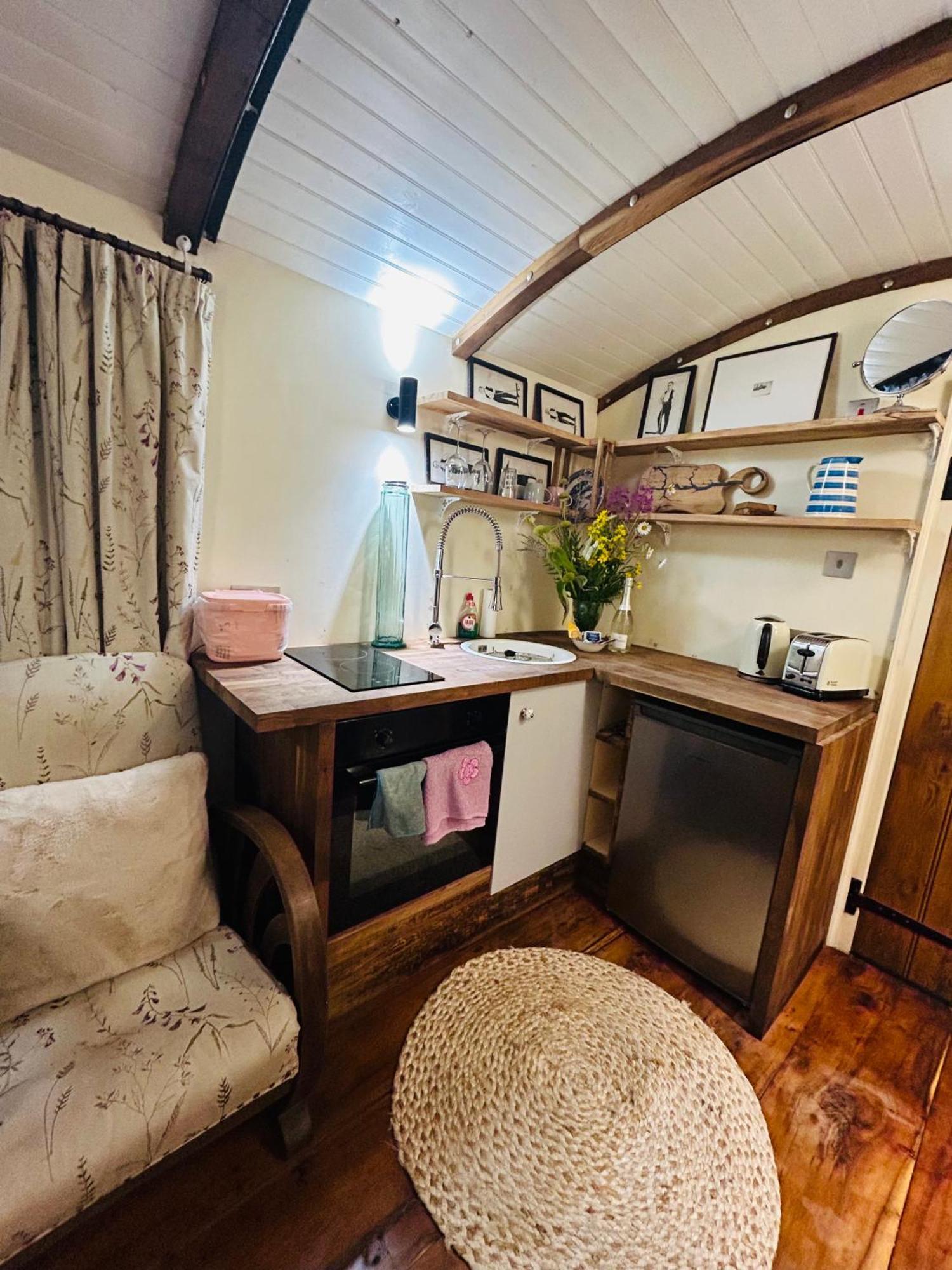 Вілла The Railway Carriage - Blue Glasbury Екстер'єр фото