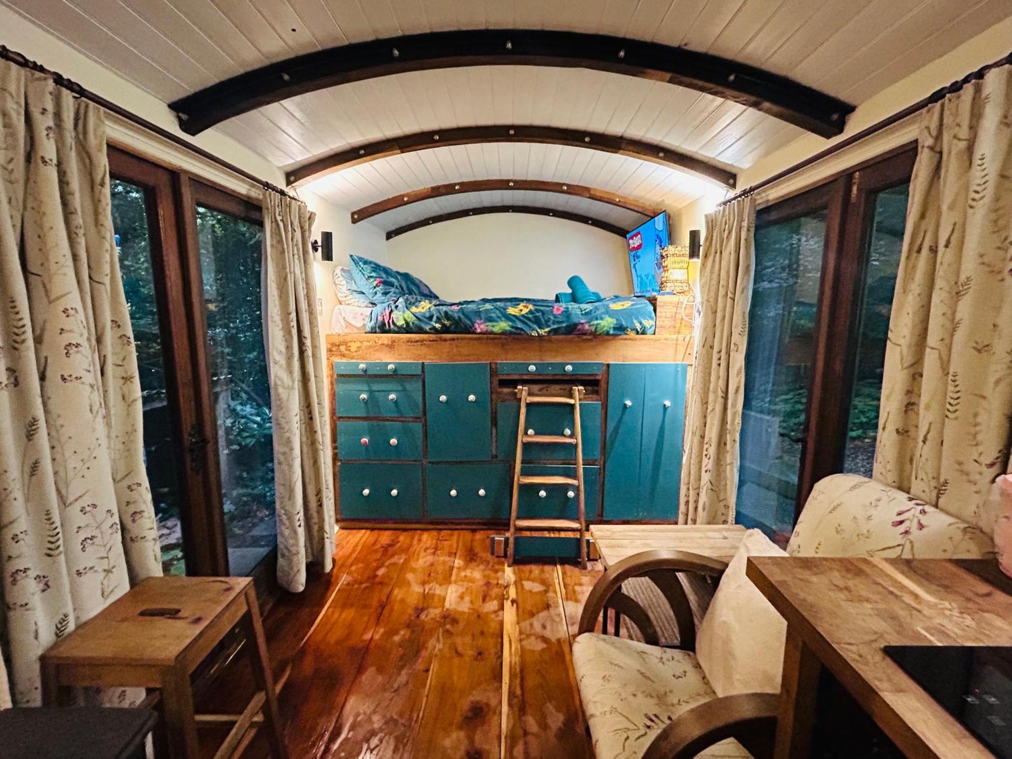 Вілла The Railway Carriage - Blue Glasbury Екстер'єр фото