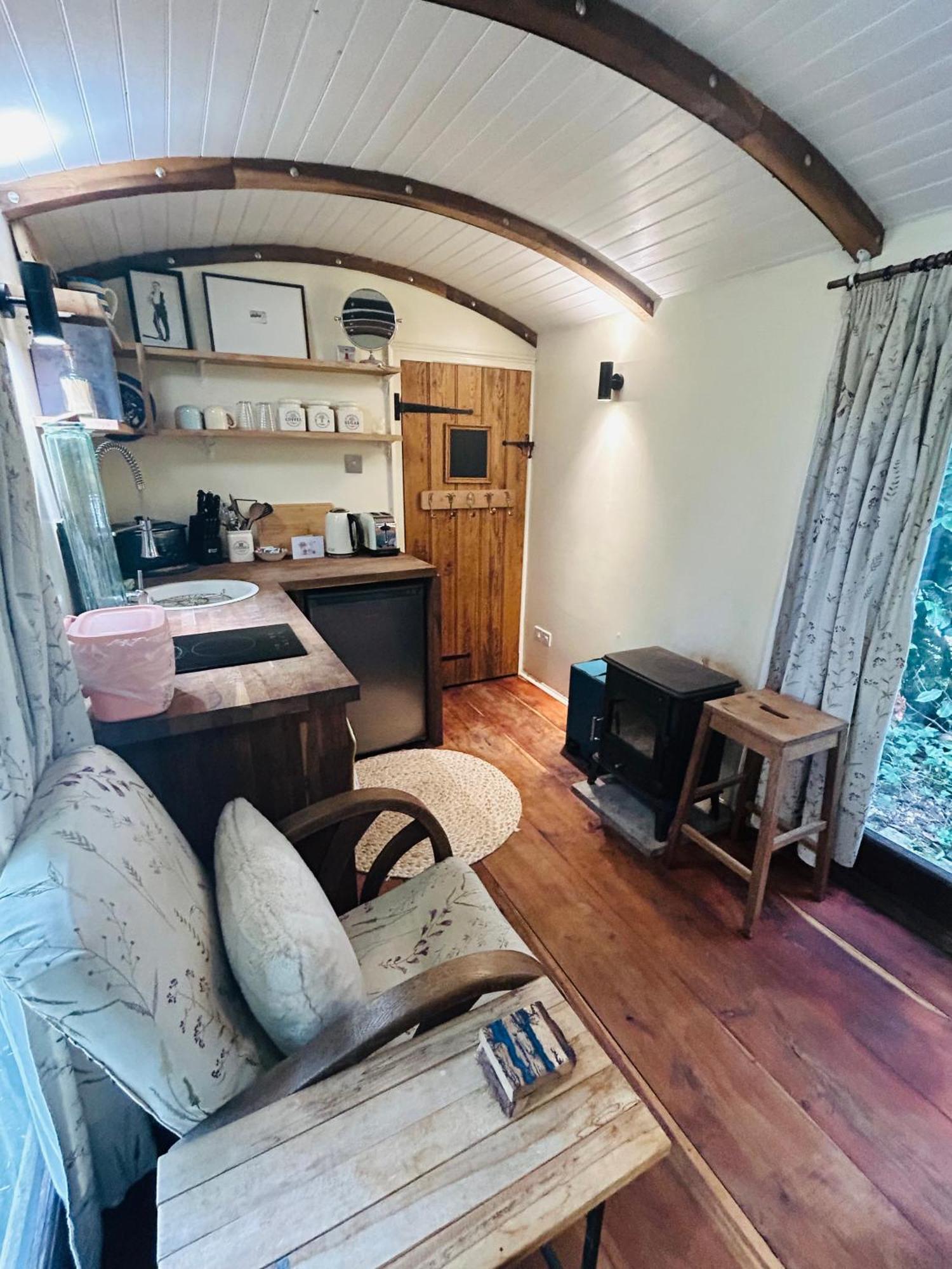 Вілла The Railway Carriage - Blue Glasbury Екстер'єр фото